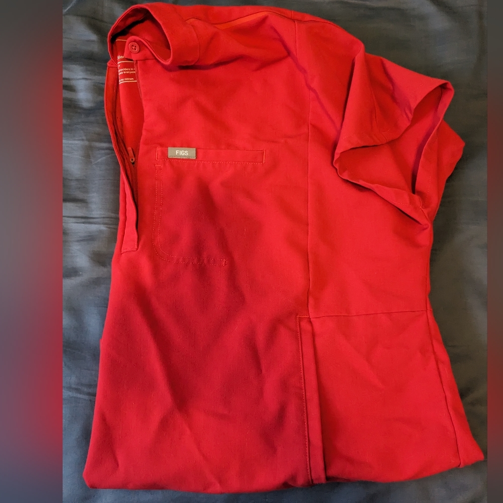 Figs montex pop red scrub top like new size xl